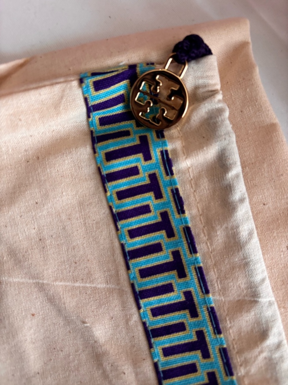 Tory Burch Mini Miller Leather Thong Sandals with Gold Logo. Dulce de Leche. - Picture 8 of 11